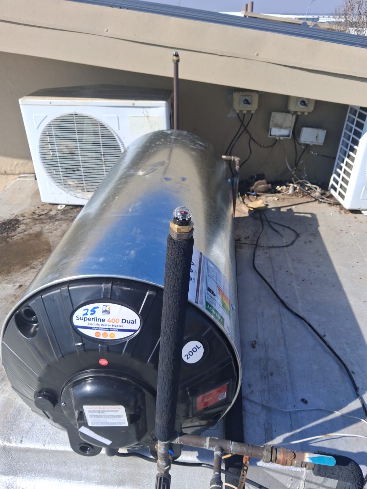 200 litre high-pressure electric geyser installed on a roof